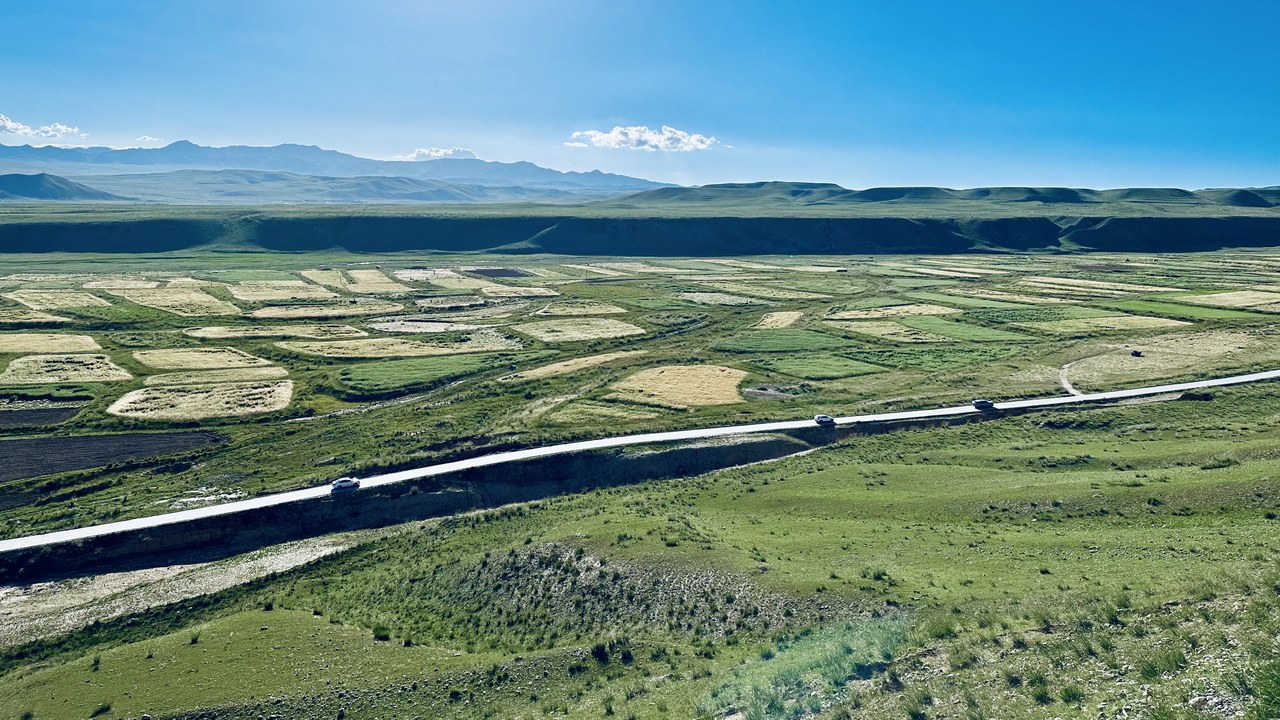 公路与山谷